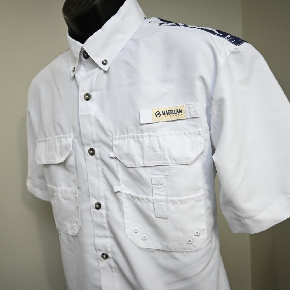 Magellan USA American Flag Vented Fishing Shirt Relaxed Short Sleeve Mens Small